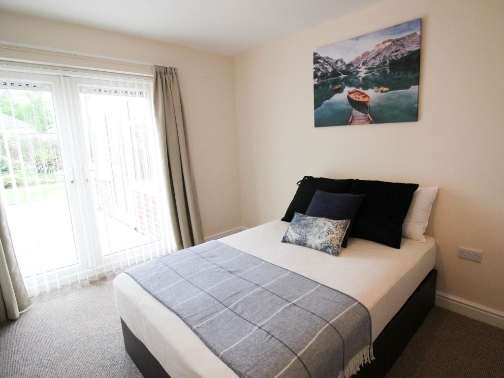 Room to rent in Woodlands Road, Woodlands, Doncaster DN6, £542 pcm