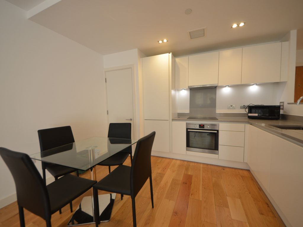 1 bed flat to rent in Palmers Road, London E2, £1,820 pcm