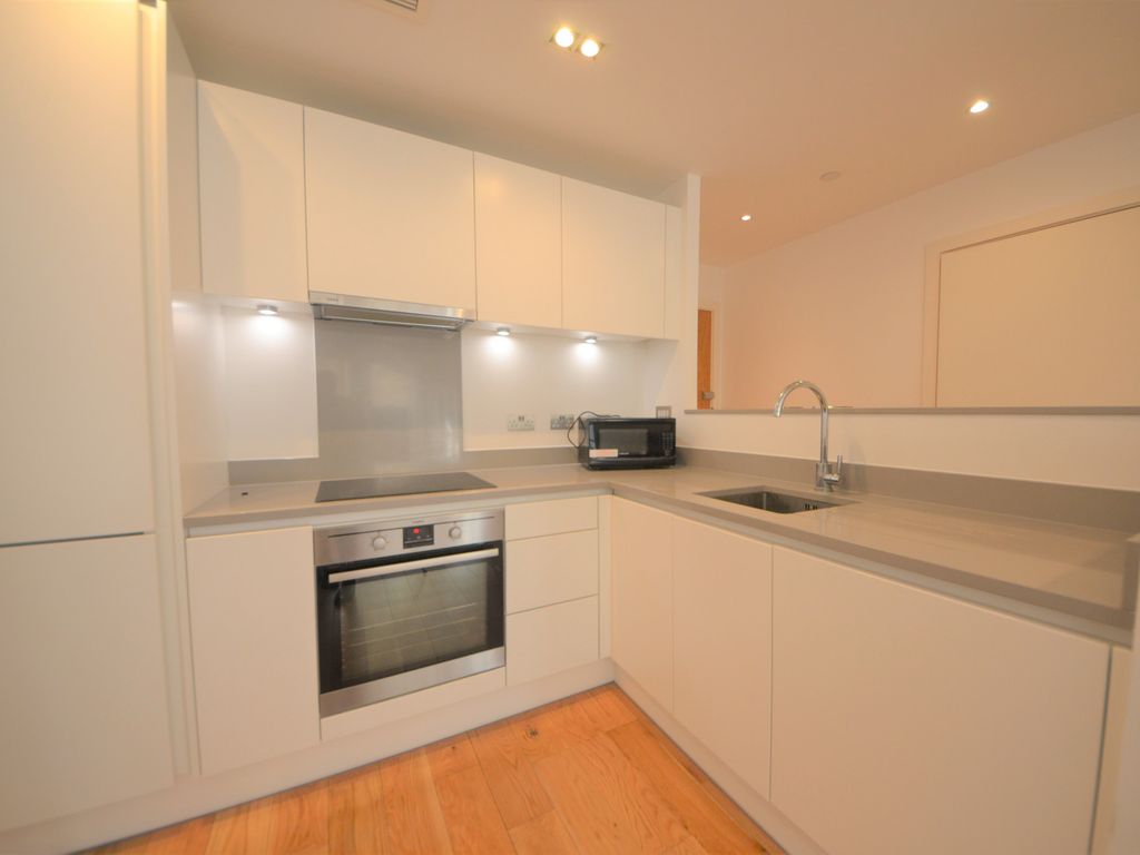 1 bed flat to rent in Palmers Road, London E2, £1,820 pcm