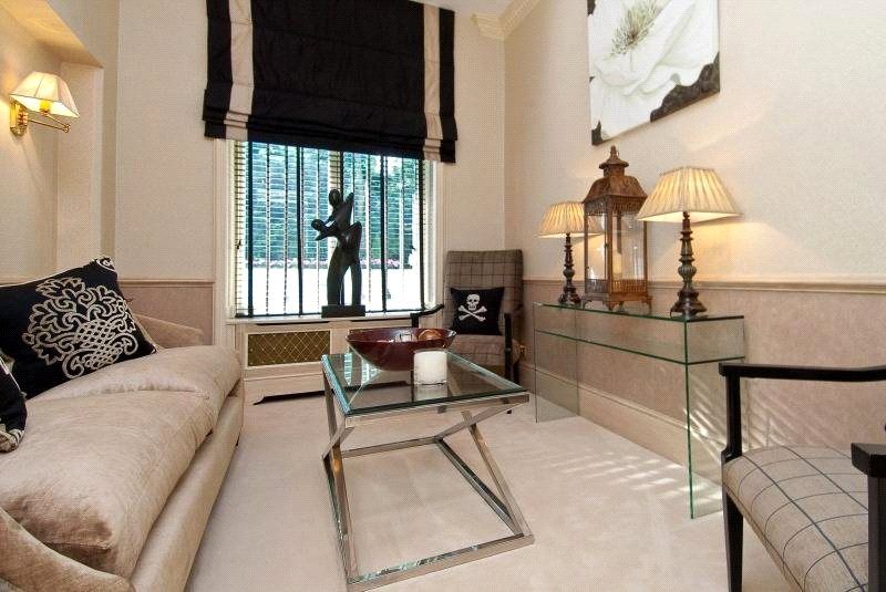 7 bed detached house to rent in Frognal, London NW3, £41,167 pcm
