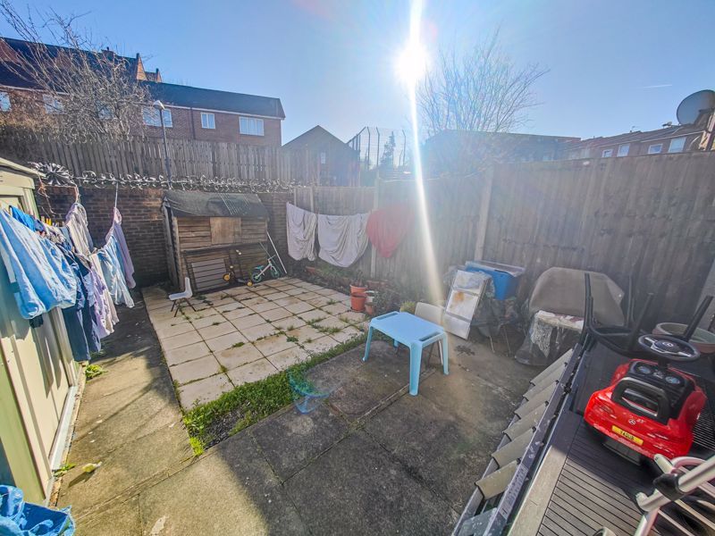 5 bed terraced house for sale in Ritter Street, London SE18, £400,000