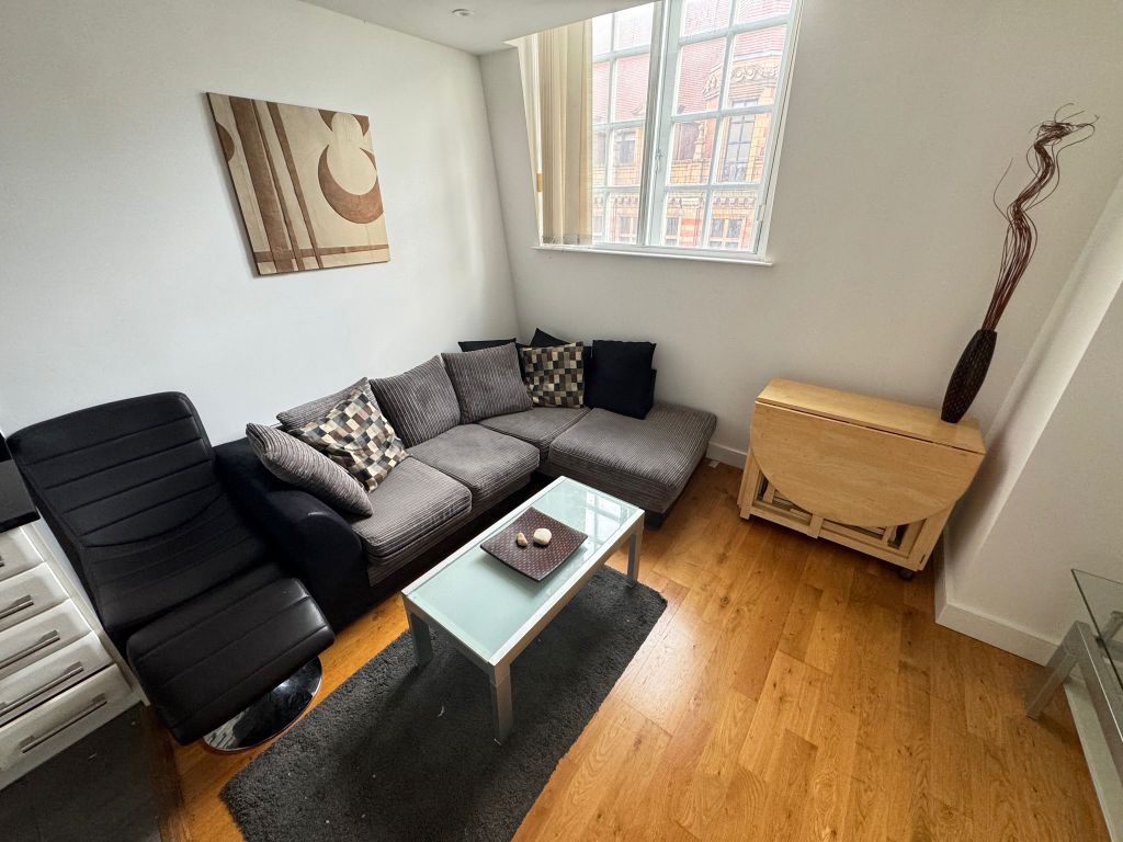 2 bed flat to rent in Bedford Street, Leeds LS1, £1,100 pcm
