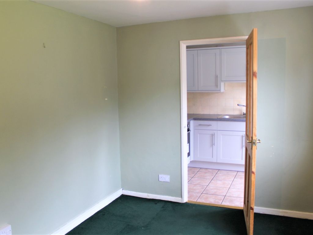 3 bed end terrace house to rent in Elizabeth Road, Suffolk IP27, £953 pcm