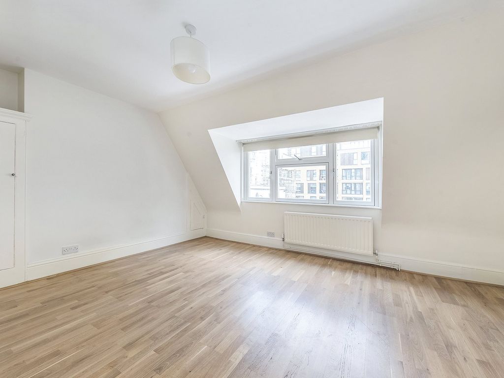 Studio to rent in Berwick Street, 4th Floor W1F, £1,863 pcm
