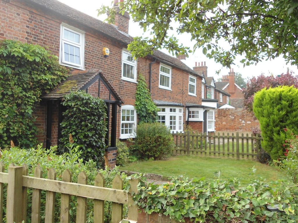 3 bed semi-detached house to rent in Mill Green Road, Mill Green, Ingatestone CM4, £1,703 pcm