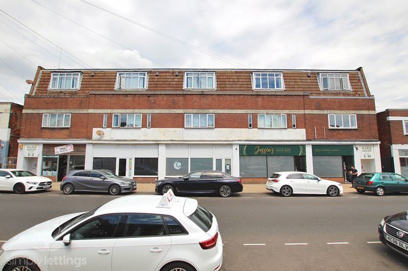 1 bed flat to rent in New Broadway, Tarring Road, Worthing BN11, £800 pcm