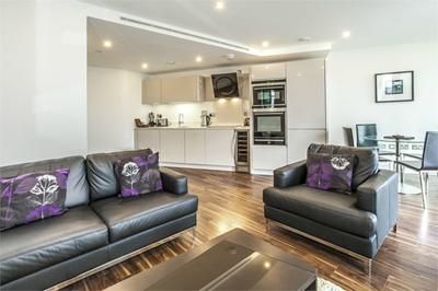 1 bed flat for sale in Altitude Point, 71 Alie St, London E1, £650,000