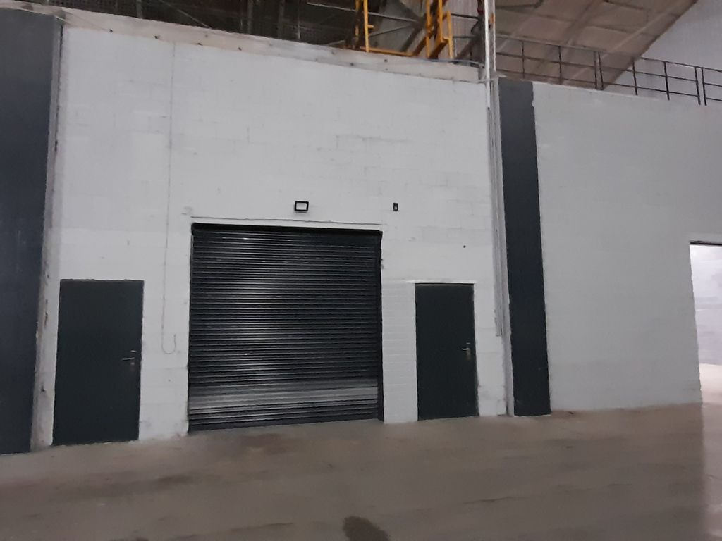 Light industrial to let in Squires Gate Lane, Blackpool FY4, £8,000 pa