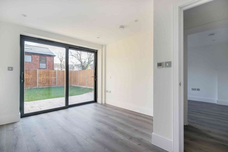 3 bed flat for sale in Daisy Court, 6 Brownlow Road, London N11, £575,000