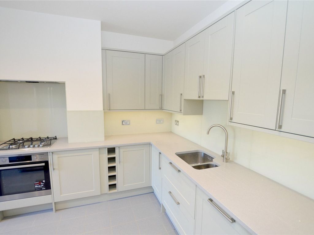 2 bed flat to rent in Hollybush Terrace, Westow Street, London SE19, £2,000 pcm