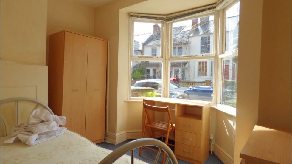 5 bed terraced house to rent in James Street, Oxford OX4, £3,142 pcm