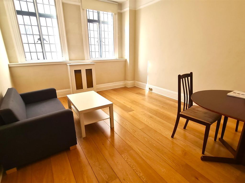 2 bed flat to rent in Baker Street, London NW1, £2,850 pcm