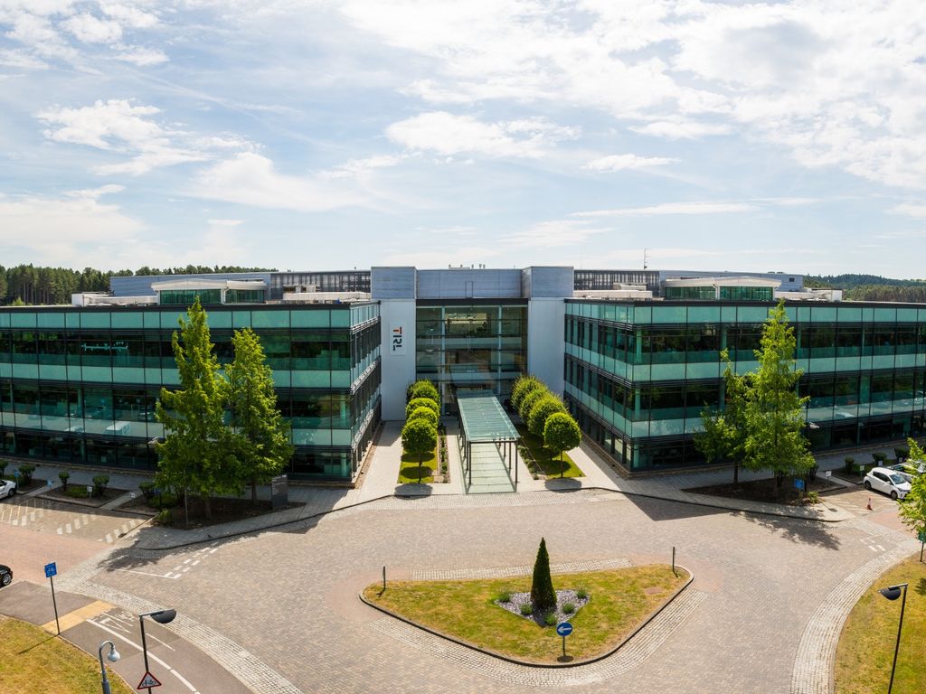 Office to let in Crowthorne House, Nine Mile Ride, Bracknell RG40, £94,380 pa