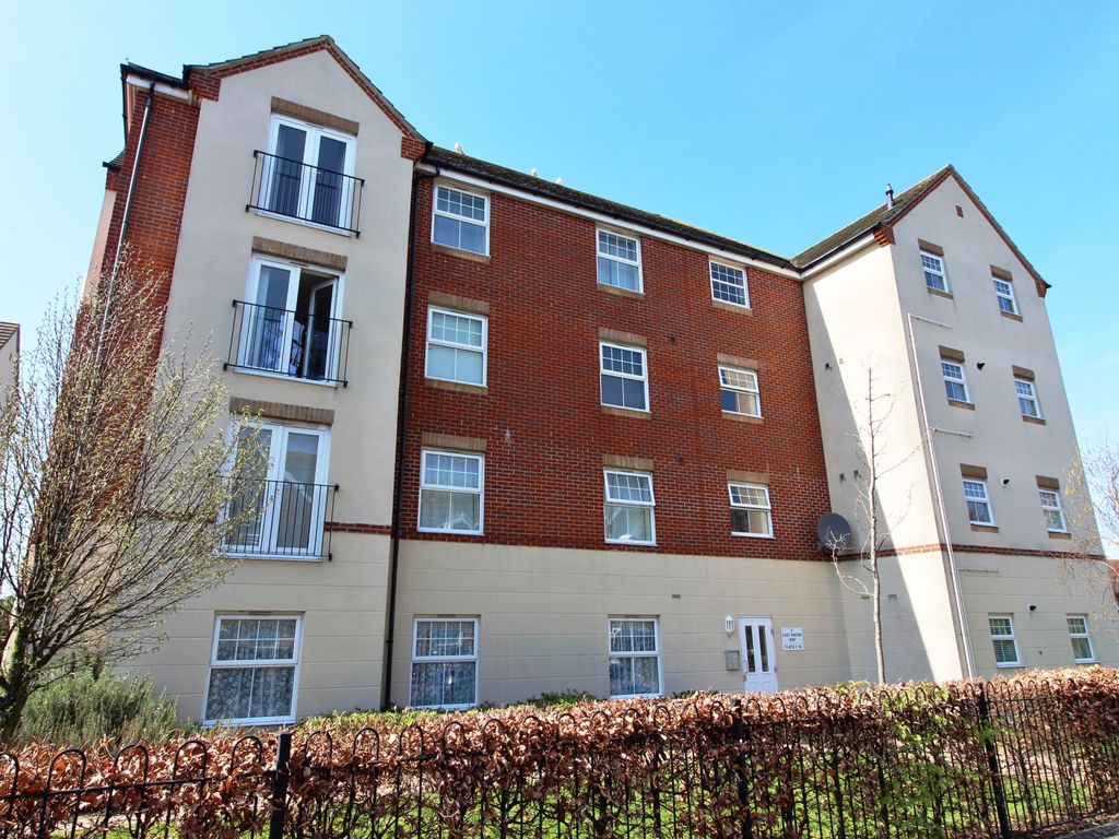 2 bed flat to rent in East Shore Way, Portsmouth PO3, £1,050 pcm