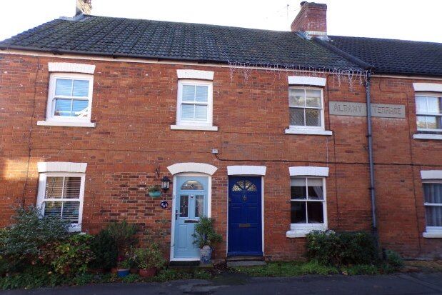 2 bed cottage to rent in New Street, Ringwood BH24, £1,200 pcm