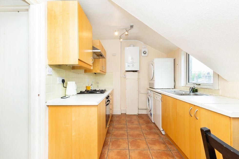 1 bed flat to rent in Church Lane, London N8, £1,517 pcm