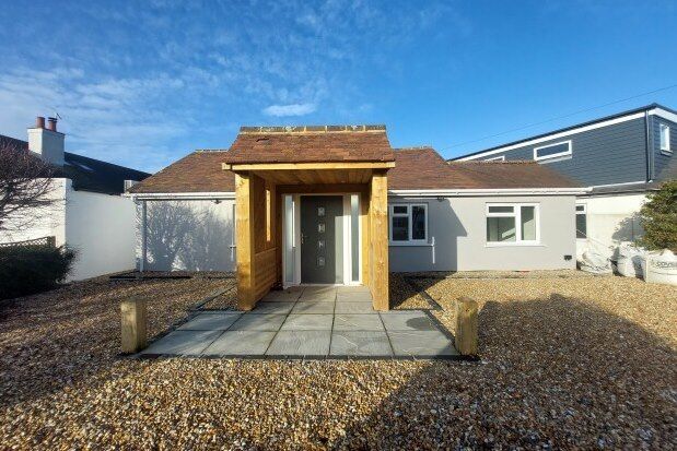 4 bed bungalow to rent in Sefton Avenue, Bognor Regis PO21, £1,800 pcm
