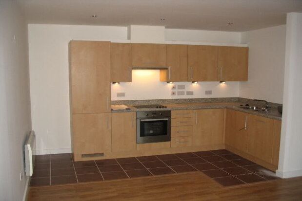 2 bed flat to rent in Block 1 The Hicking Building, Nottingham NG2, £925 pcm