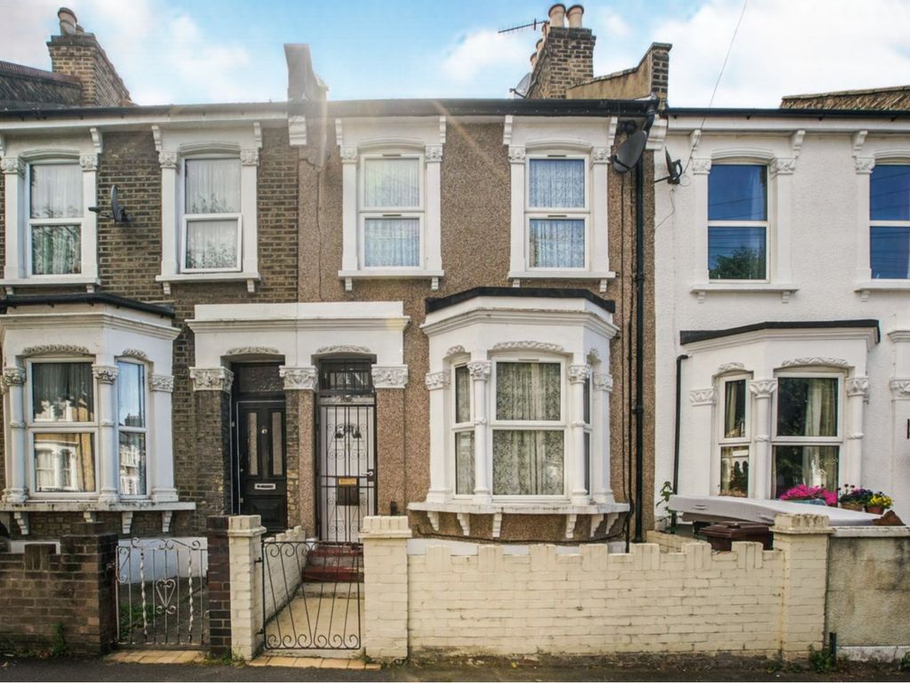 4 bed terraced house for sale in Glyn Road, London E5, £950,000