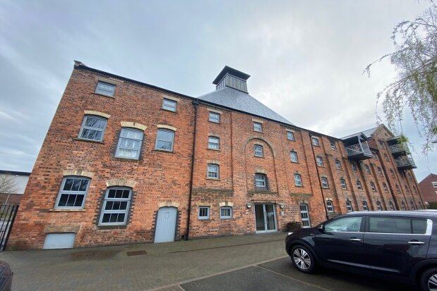 2 bed flat to rent in The Malt House, Lichfield WS14, £995 pcm