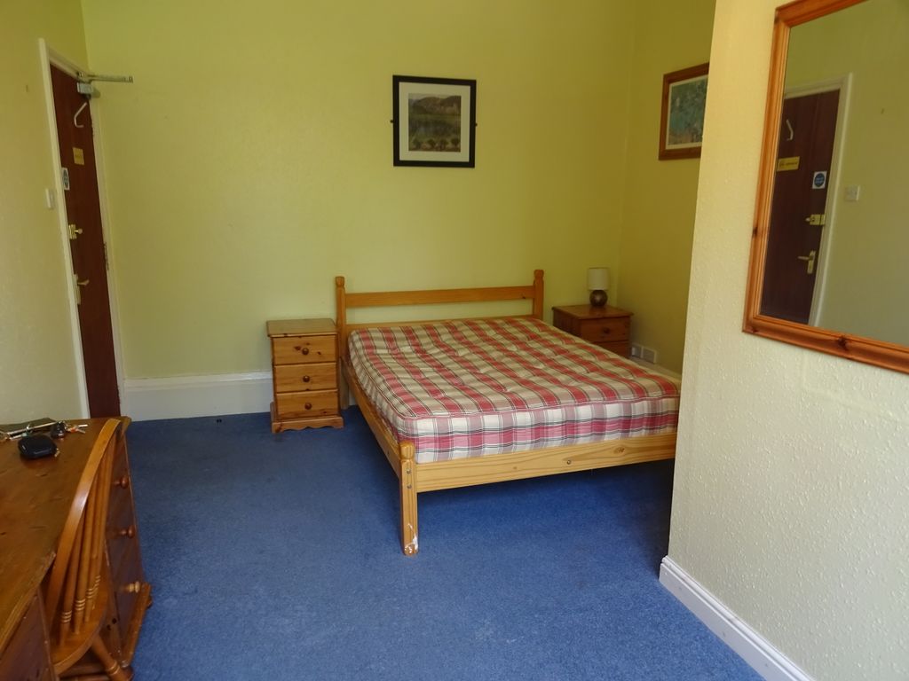 Room to rent in Hendford Hill, Yeovil BA20, £550 pcm