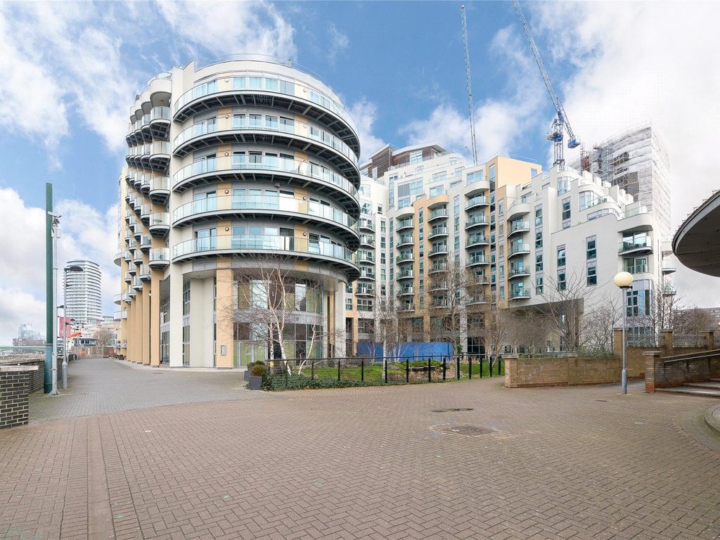1 bed flat for sale in Orbis Tower, Bridges Wharf, Bridges Court Road, Wandsworth, London SW11, £415,000