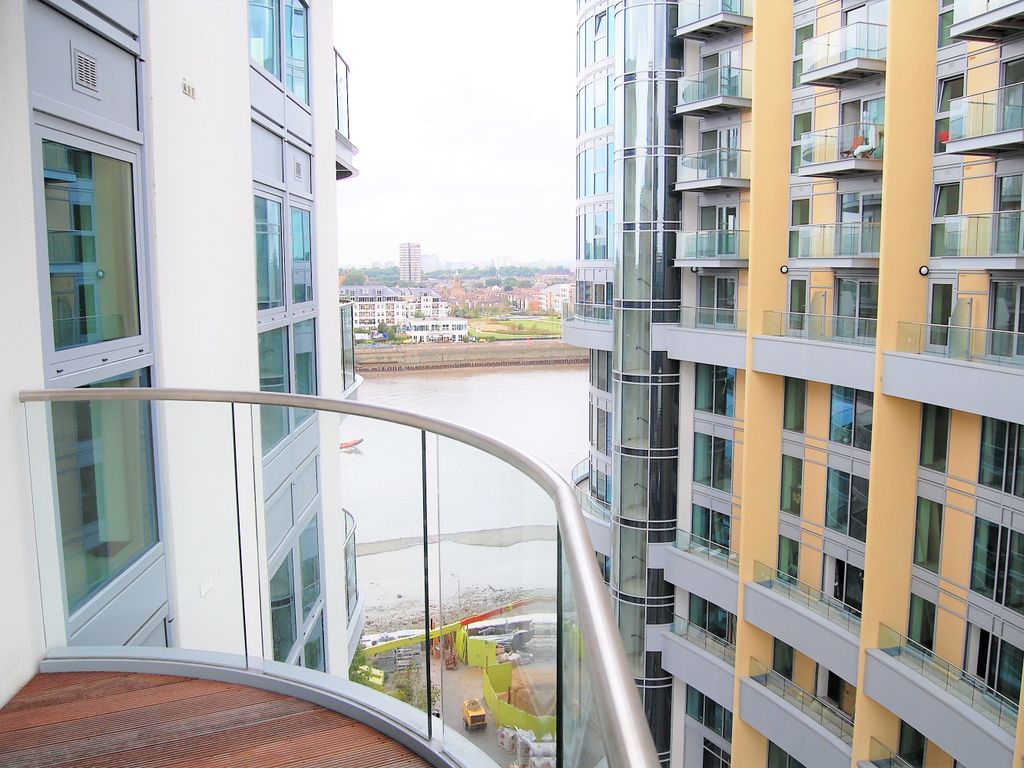 1 bed flat for sale in Orbis Tower, Bridges Wharf, Bridges Court Road, Wandsworth, London SW11, £415,000