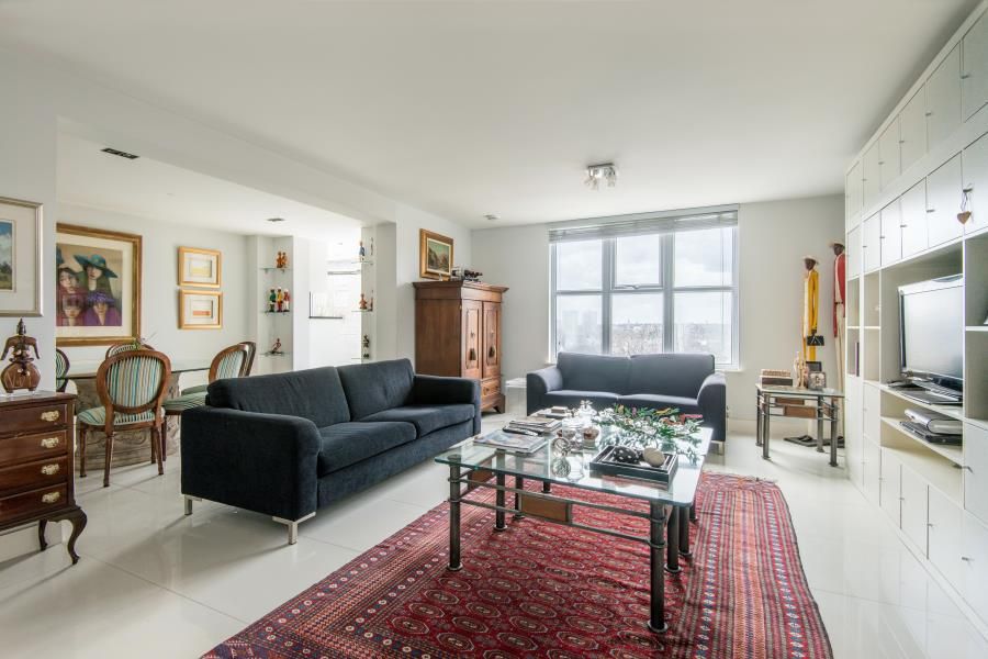 2 bed flat for sale in St. Johns Wood Park, London NW8, £1,175,000