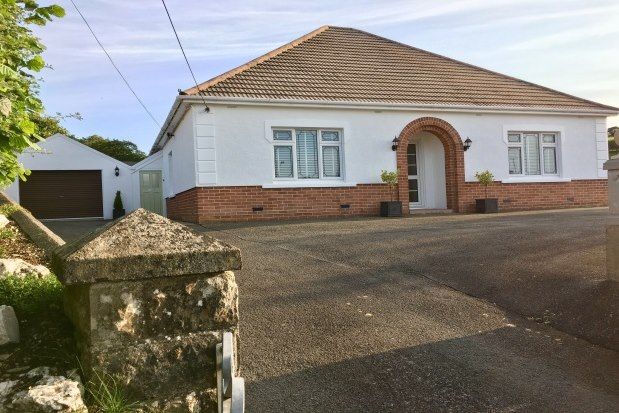 3 bed bungalow to rent in Llanybydder, Llanybydder SA40, £1,000 pcm