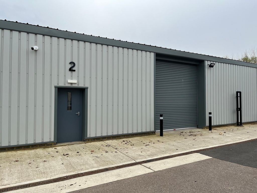 Warehouse to let in Unit 3 Lakeview House, Bond Avenue, Mount Farm, Milton Keynes, Buckinghamshire MK1, £37,900 pa