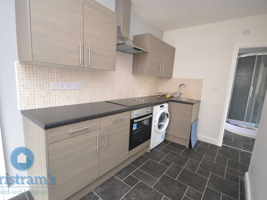 2 bed flat to rent in Derby Road, Beeston, Nottingham NG9, £1,213 pcm