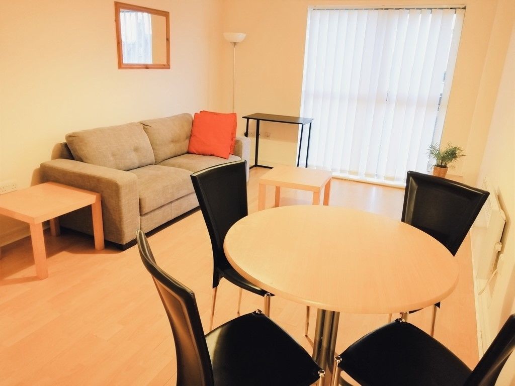 1 bed flat for sale in Lincoln Gate, Red Bank M4, £130,000