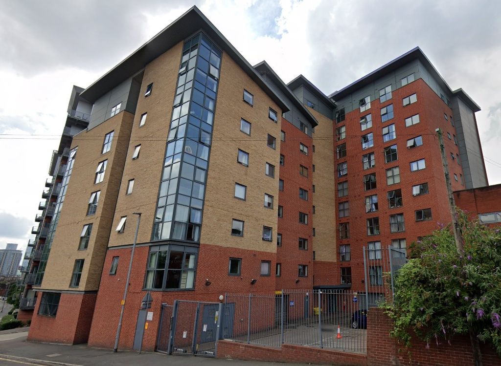 1 bed flat for sale in Lincoln Gate, Red Bank M4, £130,000