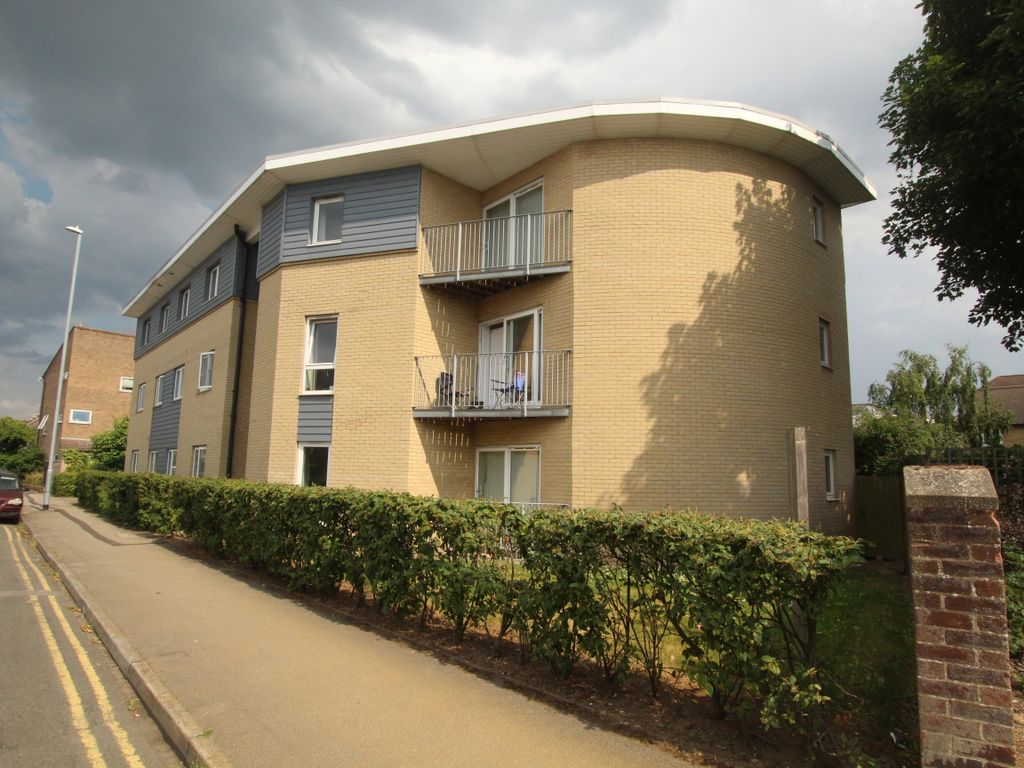 2 bed flat to rent in Wesley Court, Scotland Road, Cambridge CB4, £1,350 pcm