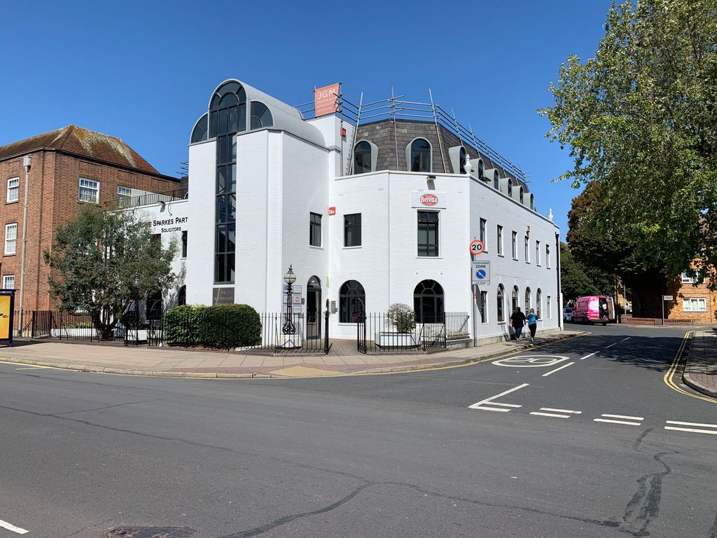 Office to let in Kings Road, Southsea PO5, £33,312 pa