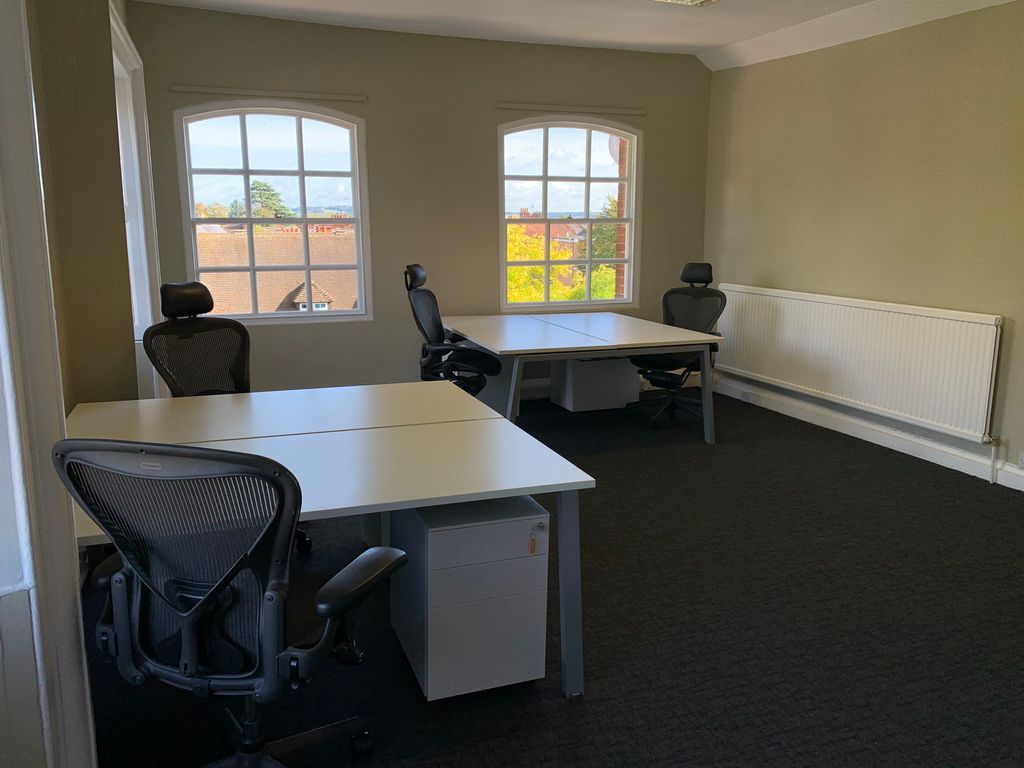 Serviced office to let in Station Road, Marlow SL7, £8,400 pa