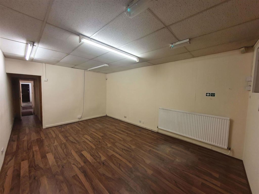 Commercial property to let in Blaby Road, Wigston, Leicester LE18, £7,800 pa