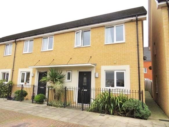 3 bed end terrace house to rent in St. Agnes Way, Reading, Berkshire RG2, £1,700 pcm