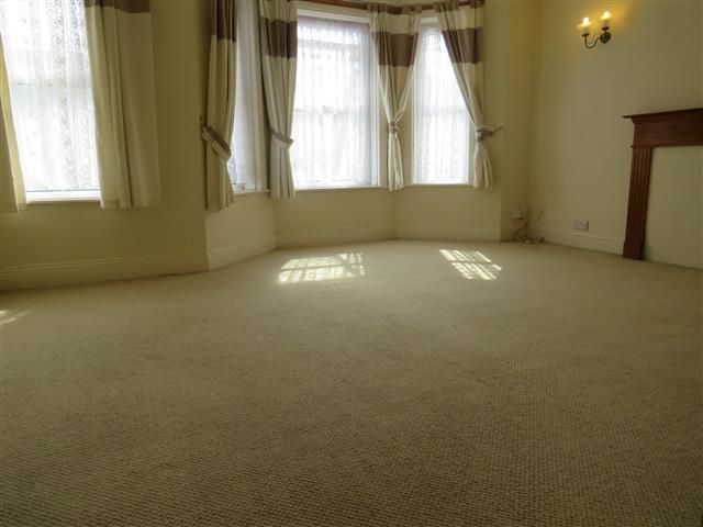 1 bed flat to rent in Capstone Road, Bournemouth BH8, £895 pcm