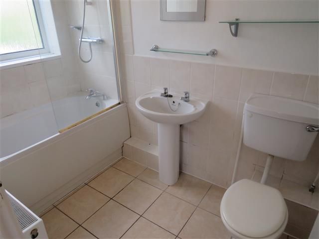 1 bed flat to rent in Capstone Road, Bournemouth BH8, £895 pcm