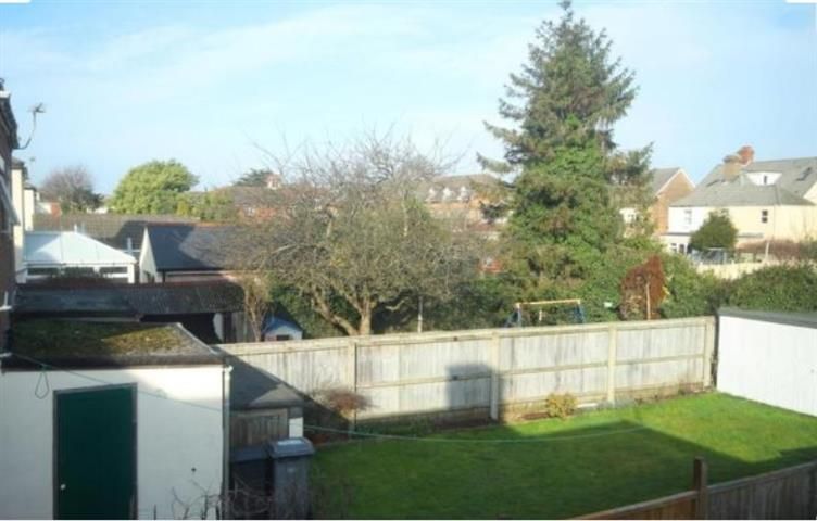 1 bed flat to rent in Capstone Road, Bournemouth BH8, £895 pcm