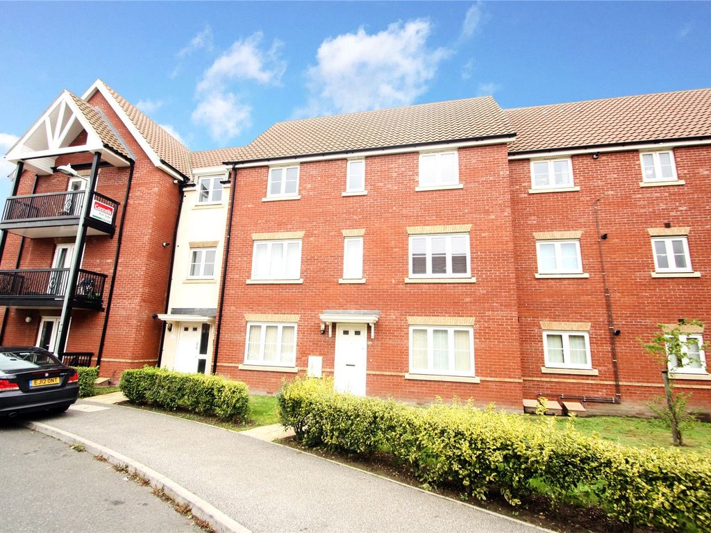 2 bed flat to rent in Bruff Road, Ipswich, Suffolk IP2, £900 pcm