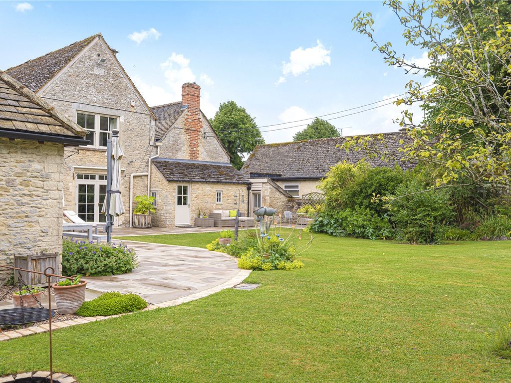 6 bed detached house for sale in Burford Road, Lechlade, Gloucestershire GL7, £1,050,000