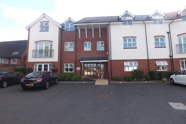 2 bed flat to rent in Claremont House, Solihull B93, £1,100 pcm