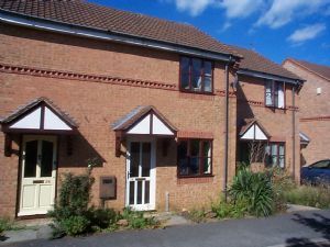 2 bed terraced house to rent in Stanley Way, Daventry NN11, £750 pcm