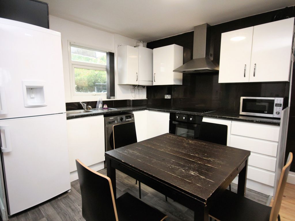 4 bed terraced house to rent in Ashmoor Street, Preston, Lancashire PR1, £1,867 pcm