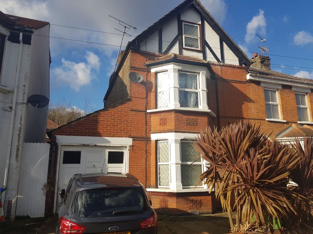 4 bed semi-detached house to rent in Riverdale Road, Erith DA8, £1,550 pcm