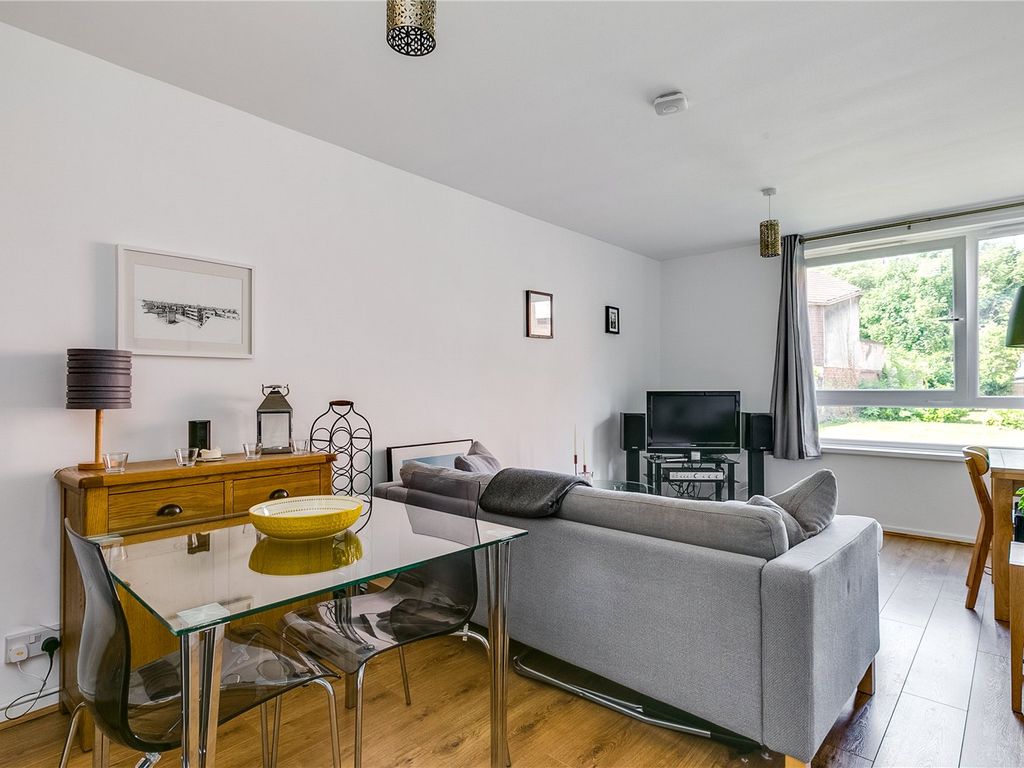 1 bed flat for sale in Oldridge Road, Balham, London SW12, £400,000