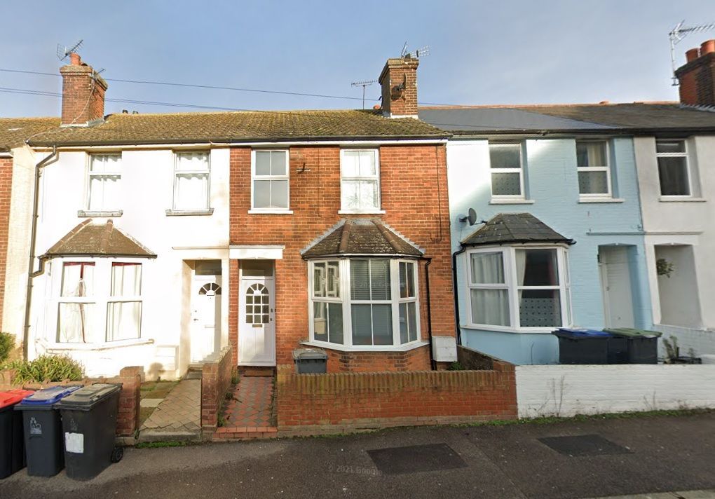 3 bed terraced house to rent in North Holmes Road, Canterbury CT1, £1,250 pcm