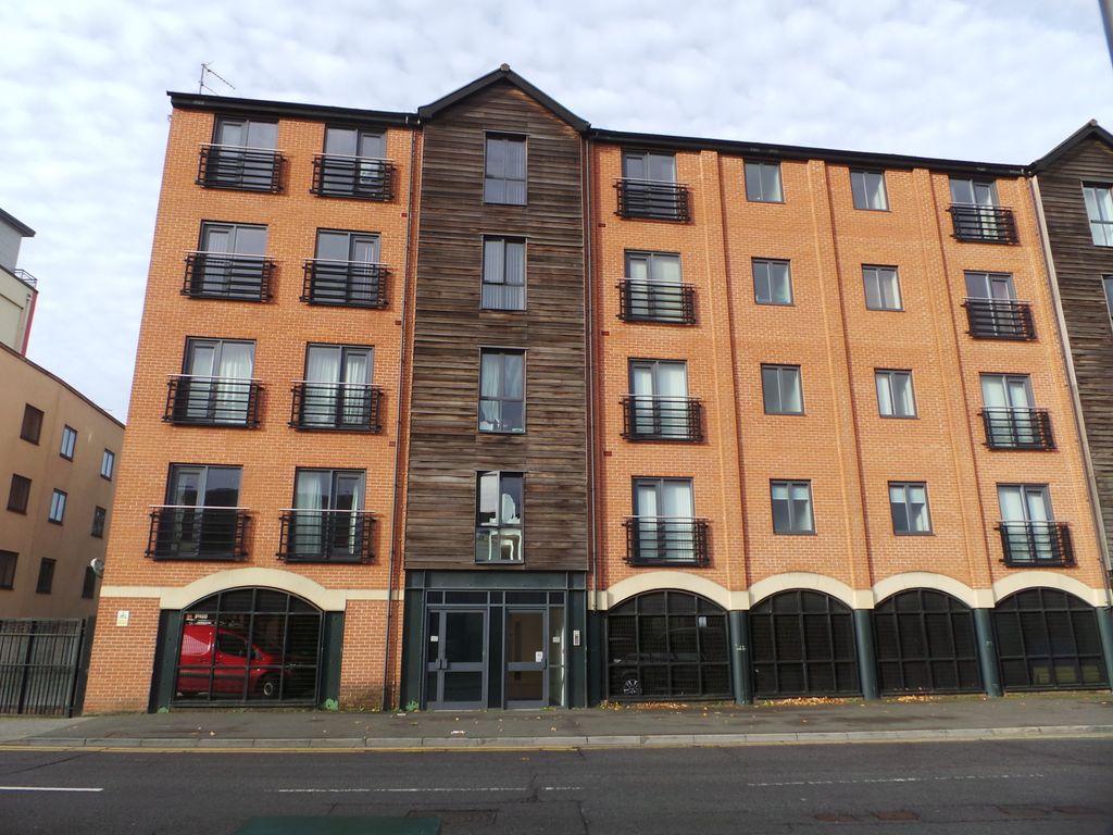 2 bed flat to rent in Bridge Street, Gainsborough DN21, £600 pcm